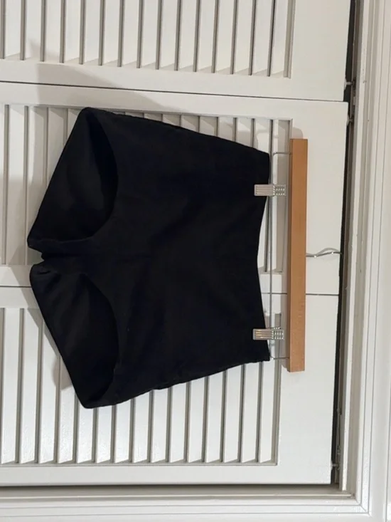 Zara Mini Velvet Shorts Black - Picture 4 of 5